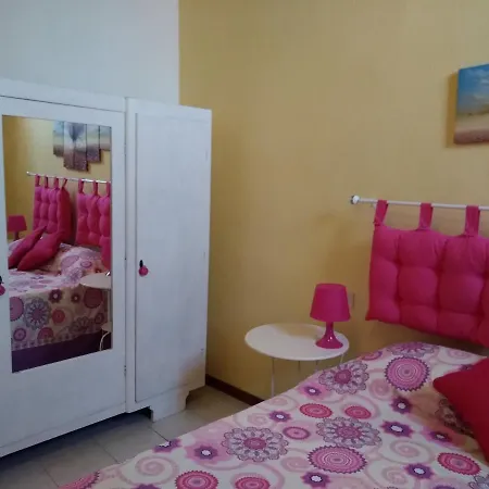 דירה Fieravecchia Flat *